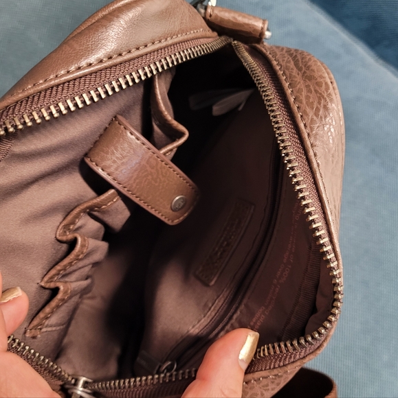 Matt & Nat Vegan Coen Mini Unisex Crossbody Bag in Chestnut Brown - Picture 6 of 11